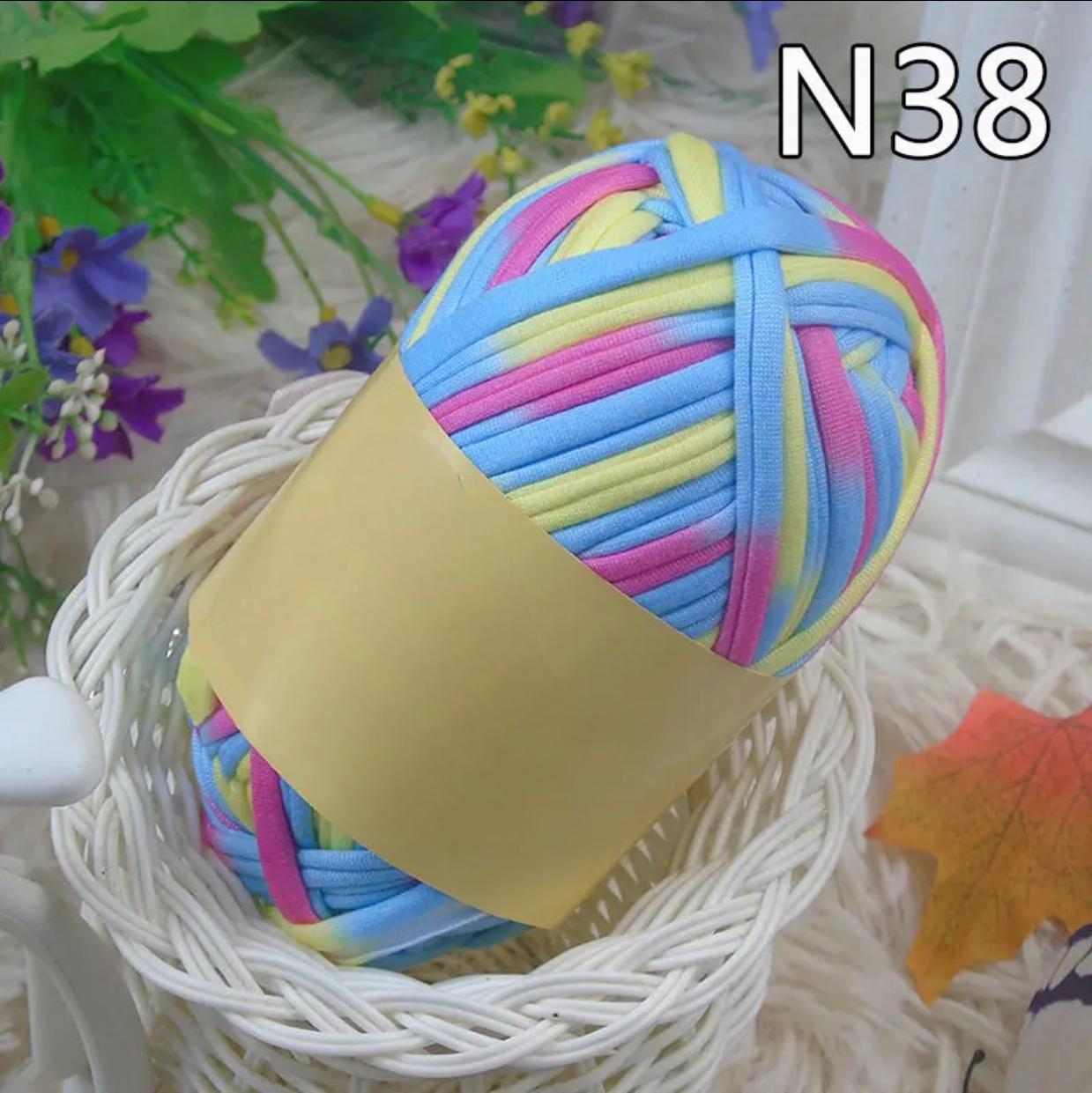 Polyester Fabric Knitting Yarn, Colorful Cloth T-Shirt Yarn Fabric Crochet Cloth for DIY Knitted Art 100g