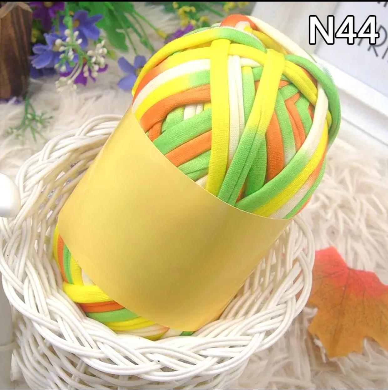 Polyester Fabric Knitting Yarn, Colorful Cloth T-Shirt Yarn Fabric Crochet Cloth for DIY Knitted Art 100g